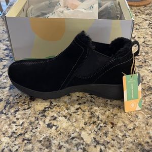 Earth Origins Black Suede Ankle Boots